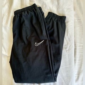 Nike Lightweight Black/White Joggers